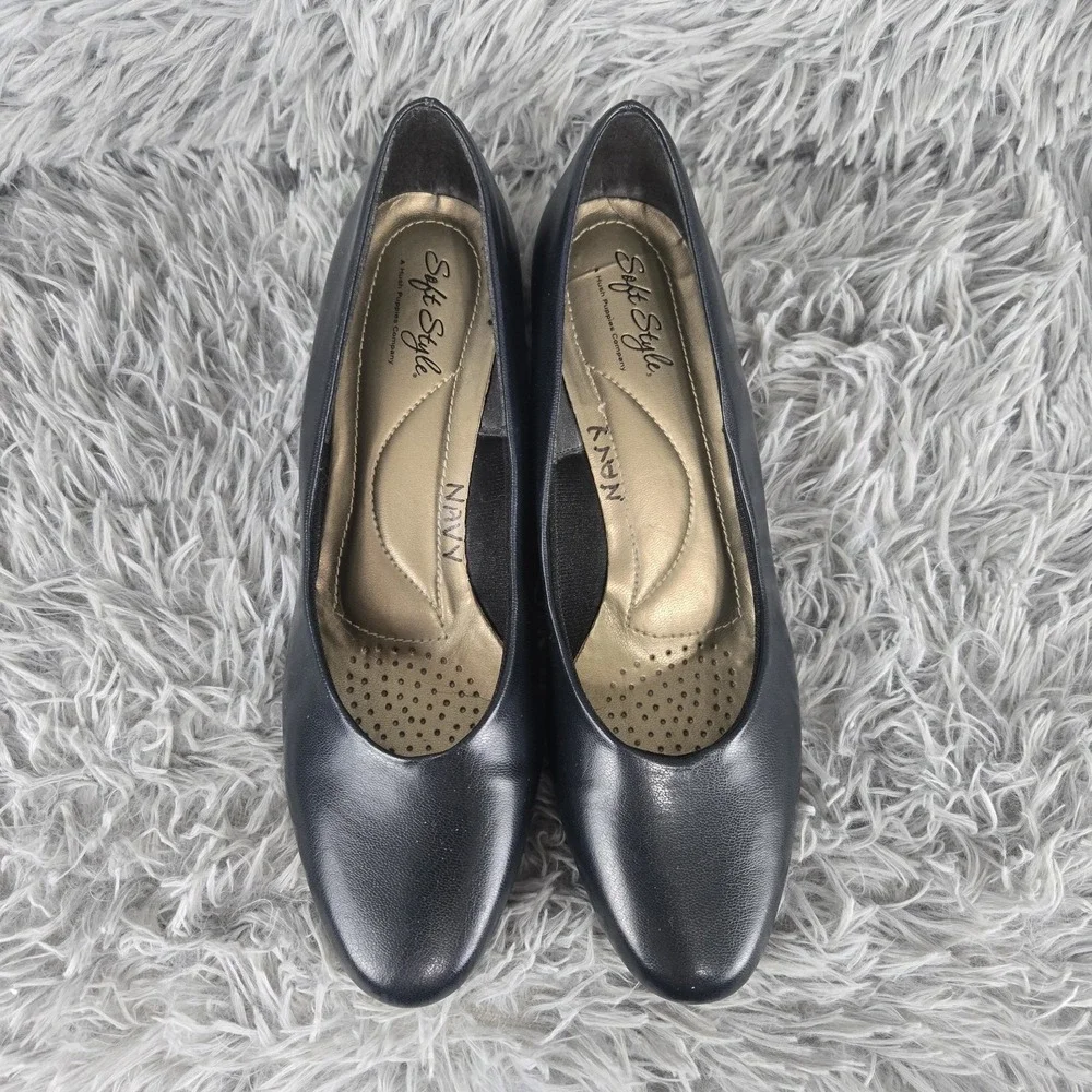 Soft Style Womens 9 Navy Blue Low Kitten Heel‎ Round Toe Comfort Pumps H79654